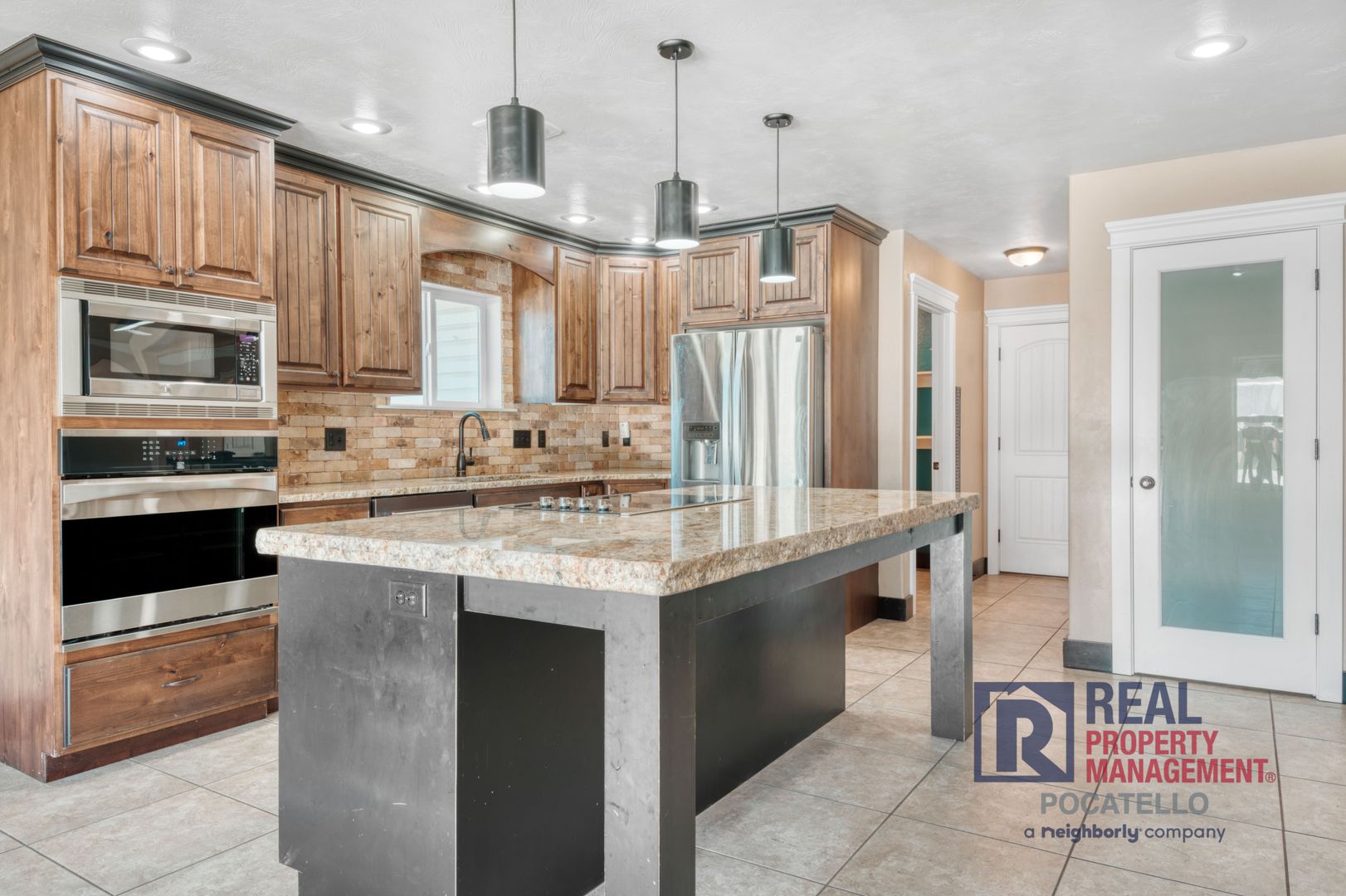 5215 Kymball Dr. 4 of 12