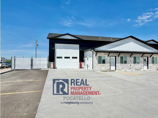Commercial Shop + Office Space for Lease in Prime Location! – photo 1