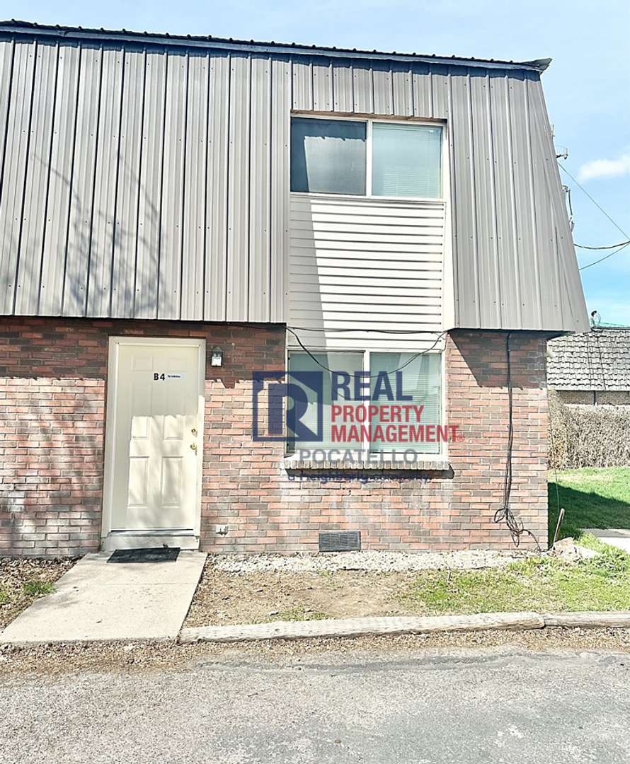 Chubbuck Apartment: 230 W Chubbuck Bld. B