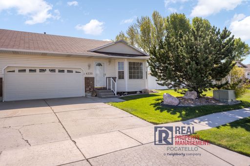 Beautiful 2 bed 2 bath twin home - 2 car garage – photo 1