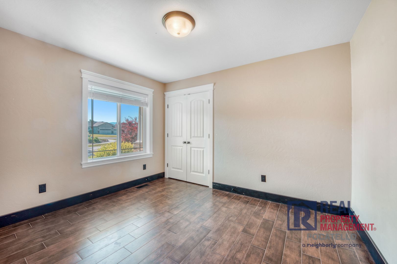 5215 Kymball Dr. 17 of 37