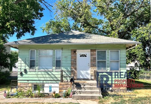 3 Bedroom 1 bath Main House – photo 1