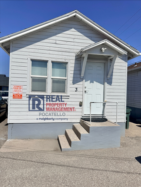 Charming Studio Apartment – Steps from ISU | Pet Negotiable