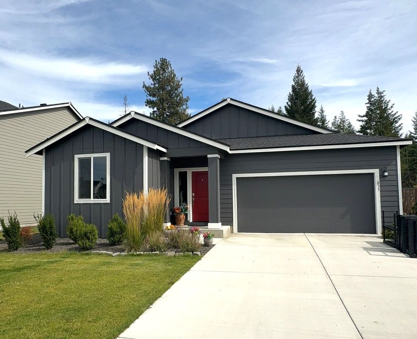 Hayden House: 833 E Burdock Loop