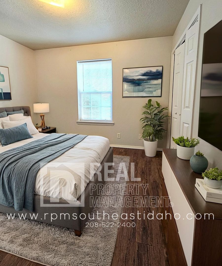 Ammon Condo: 2801 Chasewood Dr