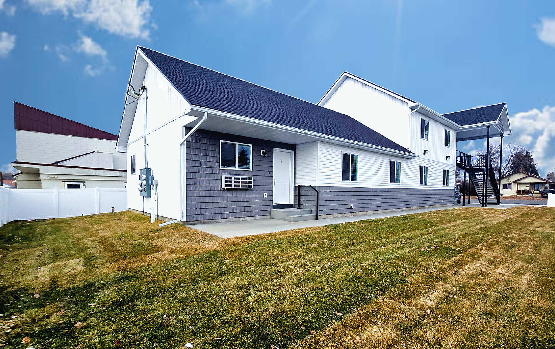 St. Anthony Apartment: 136 W 3rd N