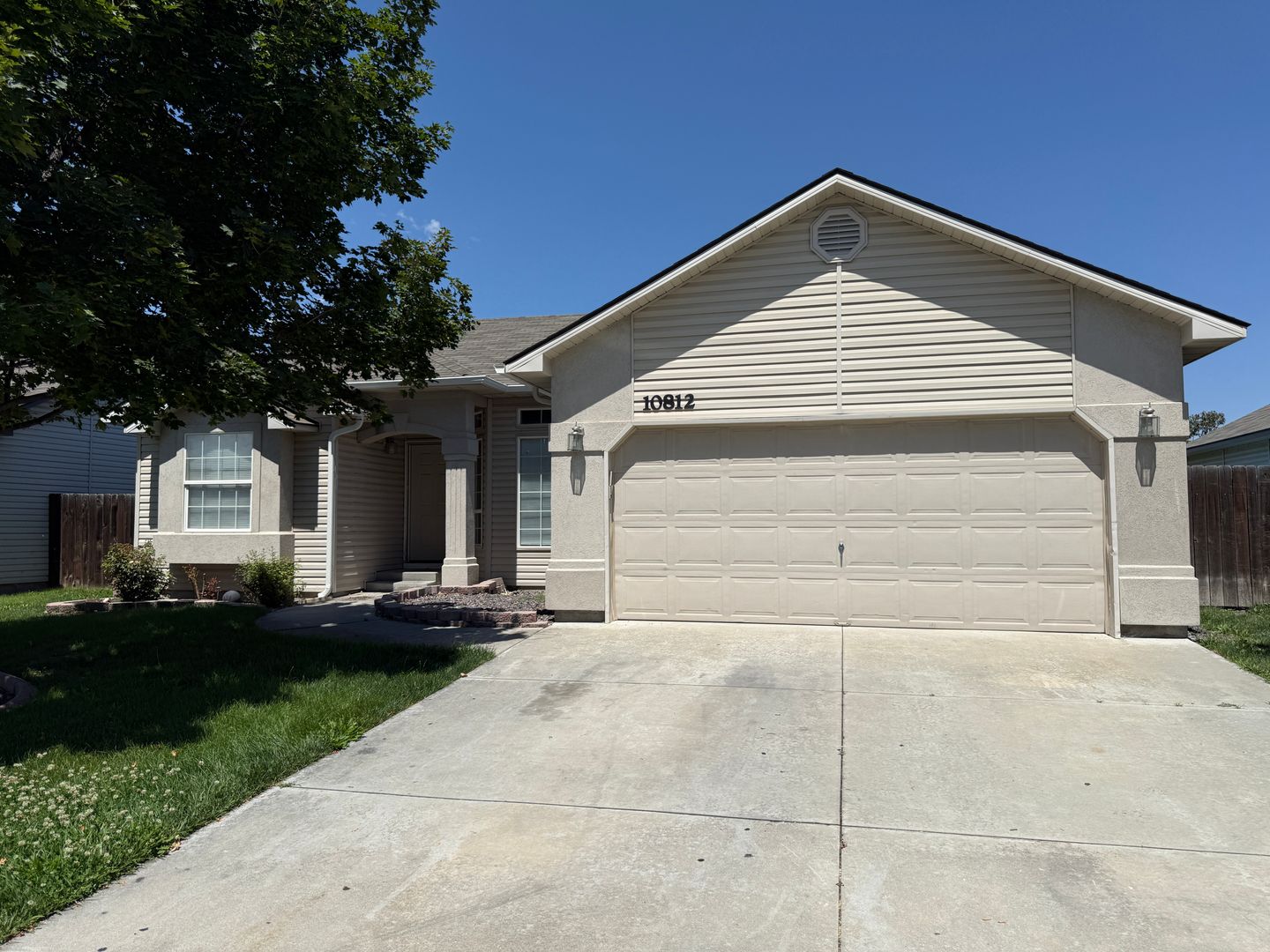 Nampa House: 10812 Saffron Dr