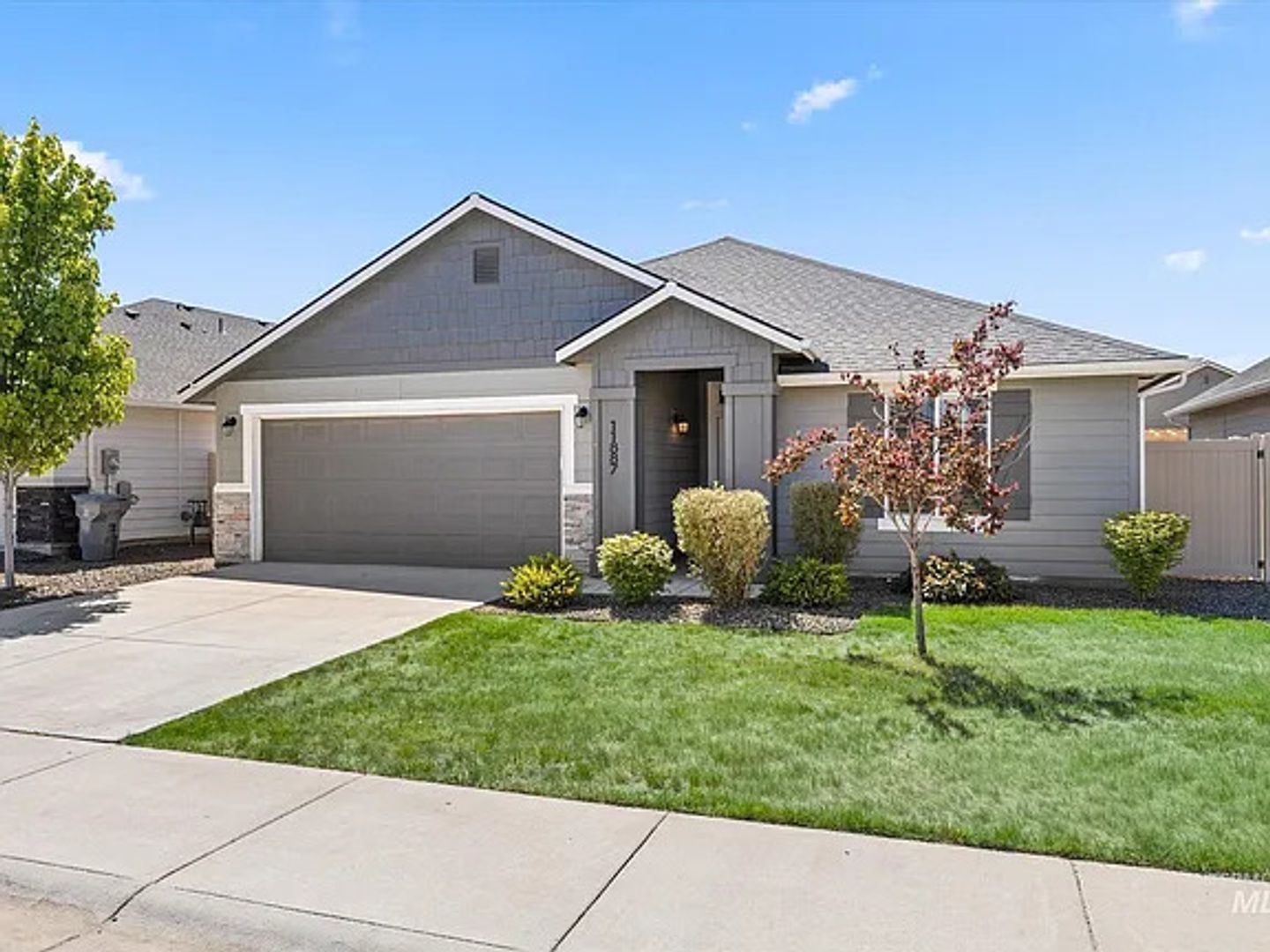 11887 W Box Canyon St 1 of 12
