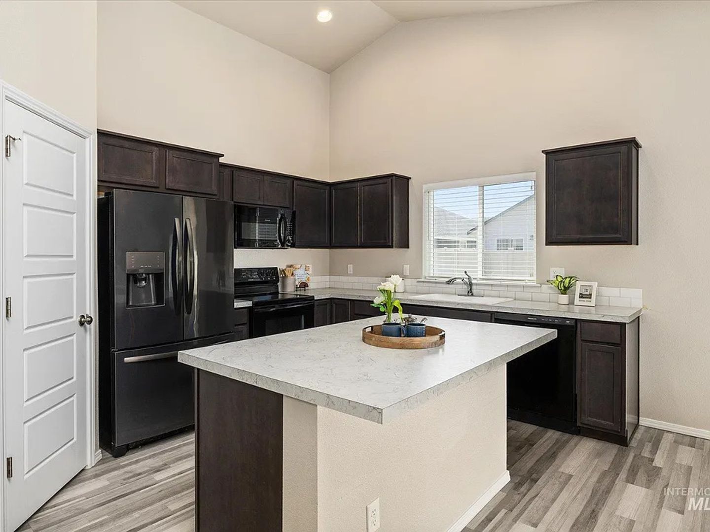 11887 W Box Canyon St 3 of 12