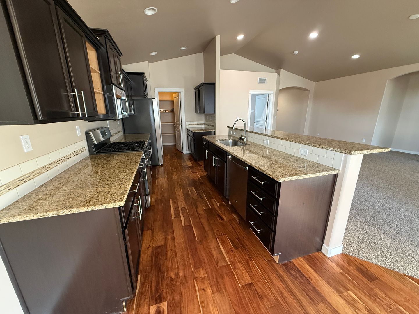 12507 W Darby St 3 of 12