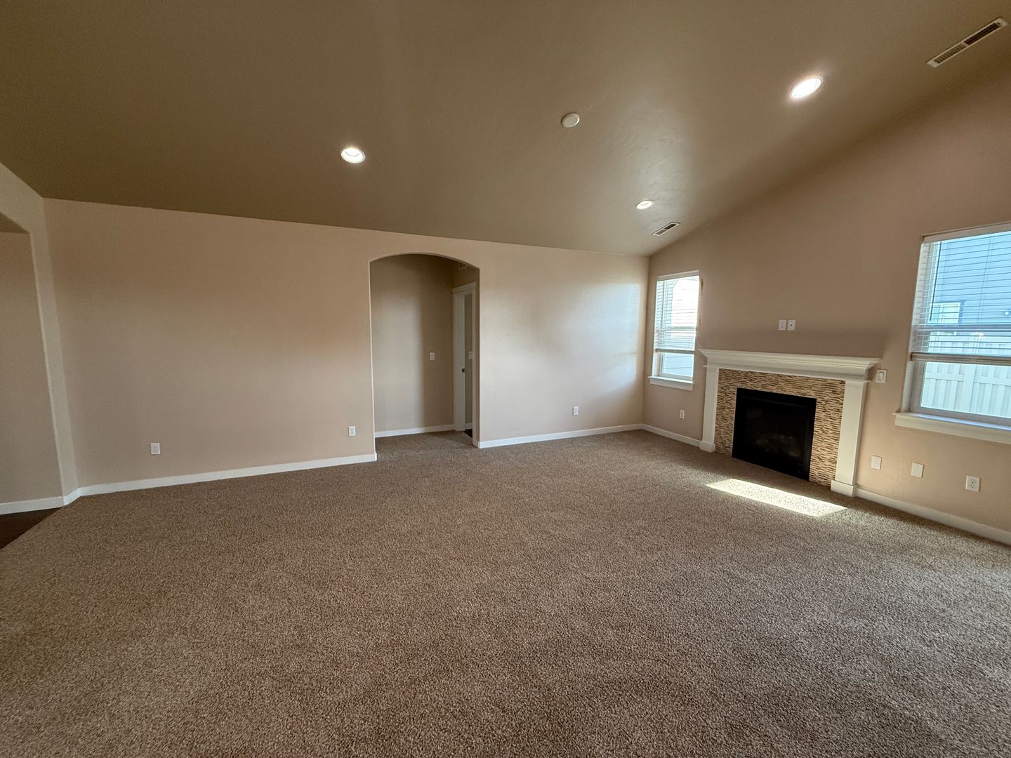 12507 W Darby St 8 of 12