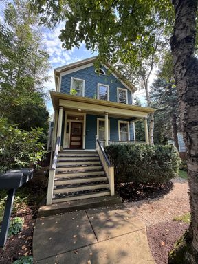 Bright 2bed/1bath Close To The Best Shops and Restaurants Evanston Has To Offer! – photo 1