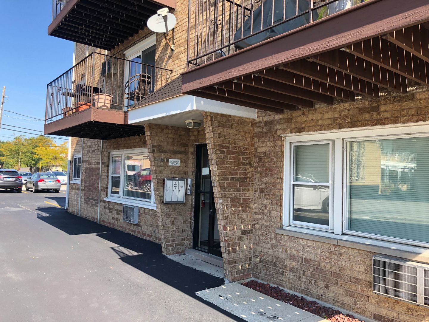 Schiller Park Condo: 9852 Lawrence Ct