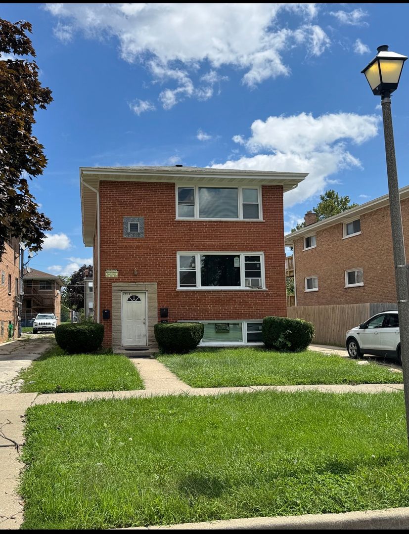 Maywood Apartment: 1019 S 16th Ave