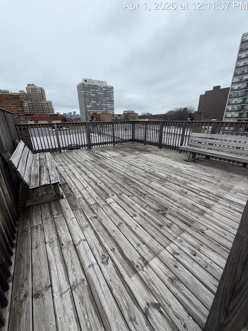 Chicago Condo: 454 W. Roslyn Place