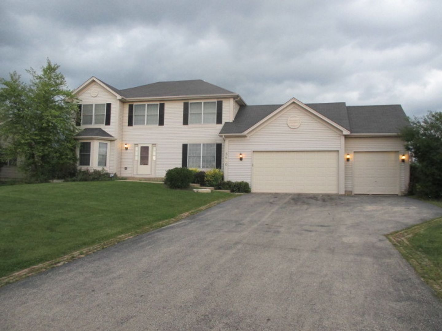 Rental Opening Soon 5490 Fox Path Ln Hoffman Estates, IL 60192 