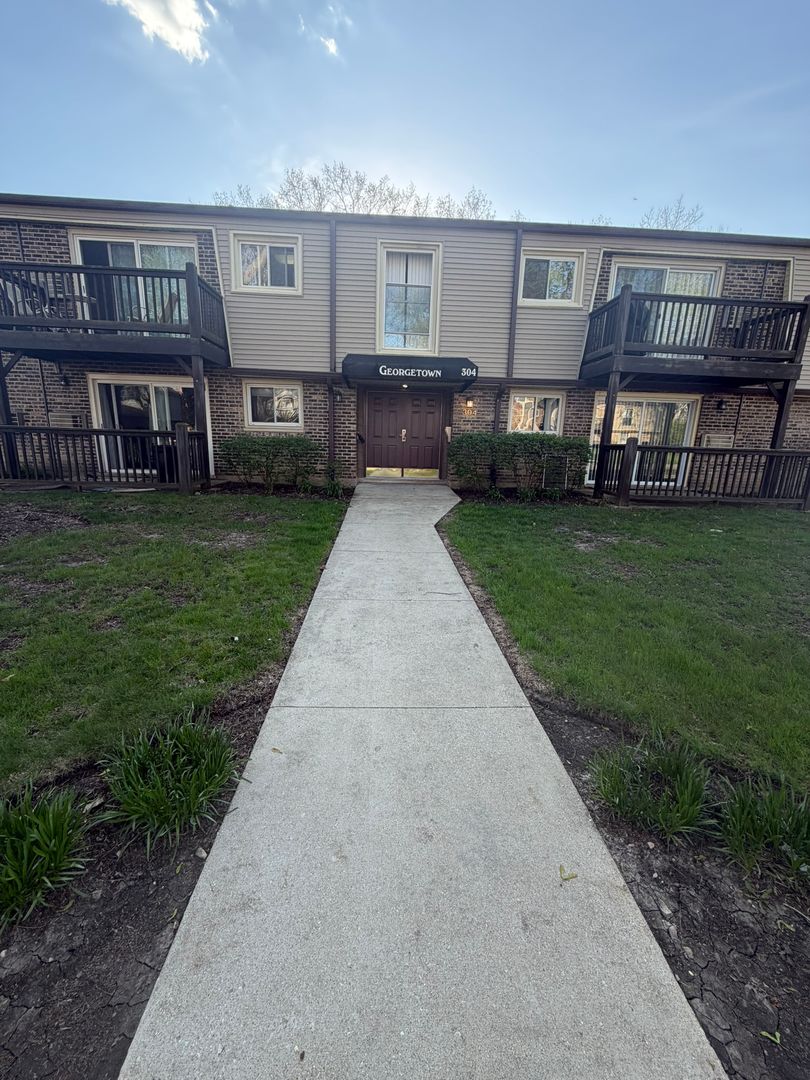 Palatine Condo: 304 N Carter St, Unit 102