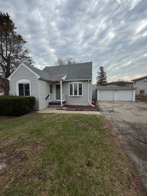 2209 Douglas Ave, Des Plaines, IL, 60018