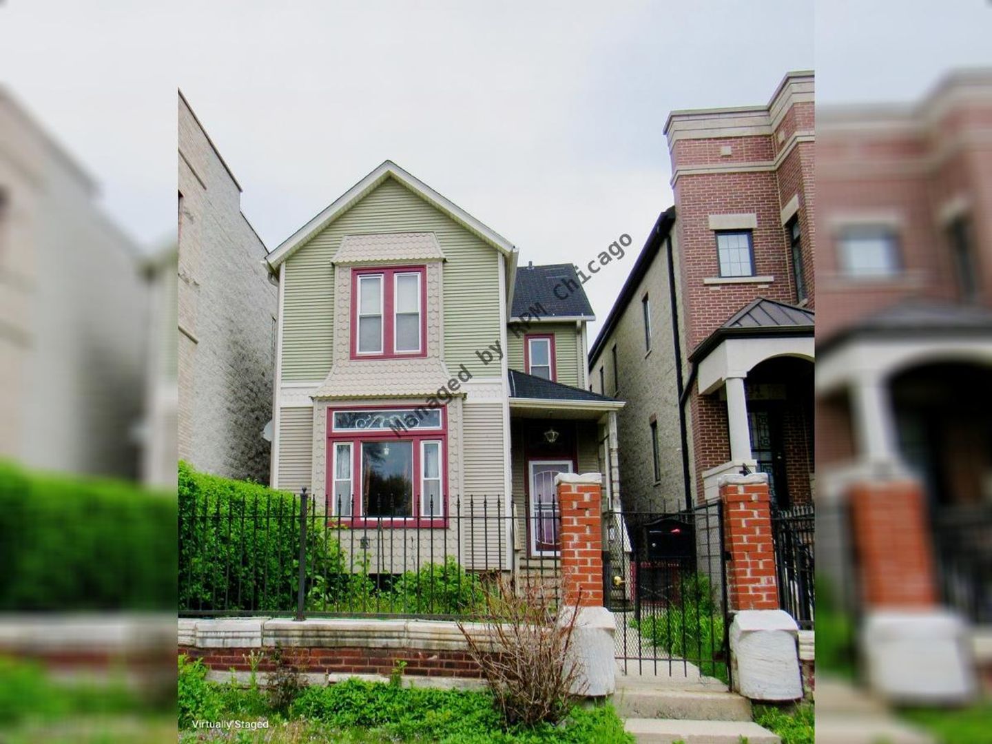 Chicago House: 530 E 45th St