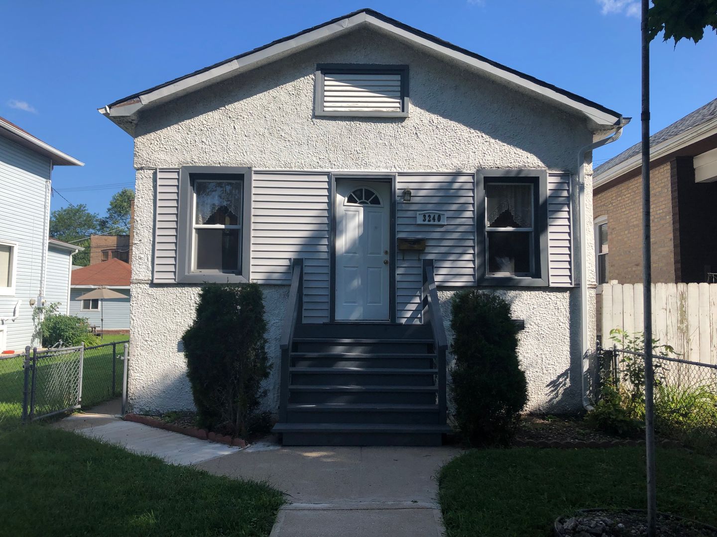 Chicago House: 3240 W 64th Pl