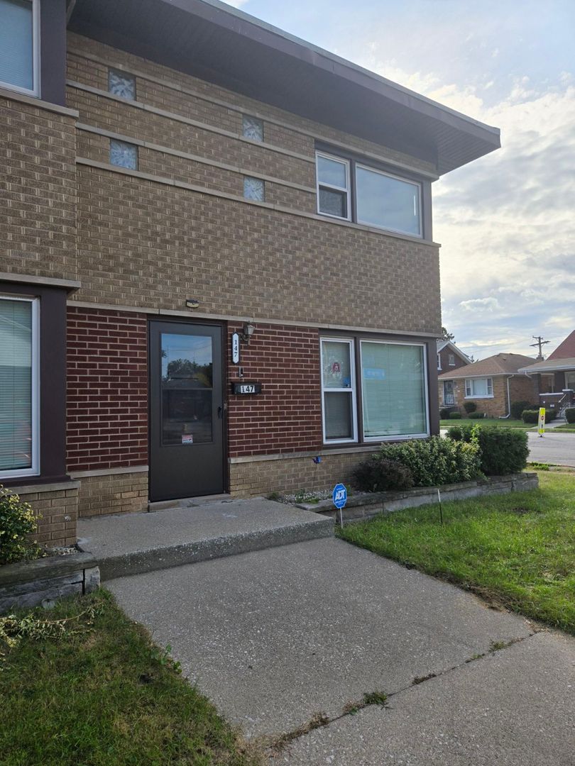 Calumet City Apartment: 143-147 157th St