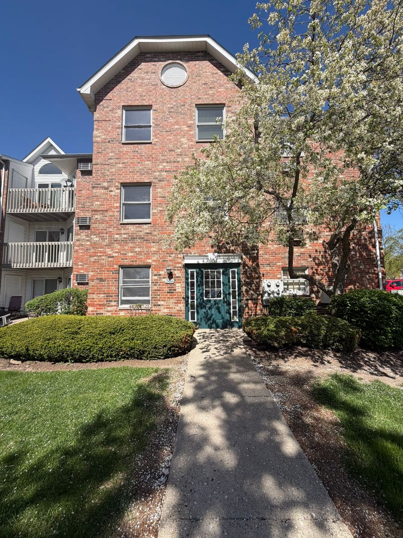 Mchenry Condo: 4312 W Shamrock Ln Apt 2D