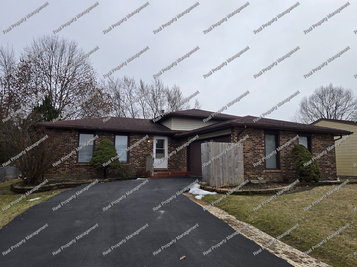 Crown Point House: 3126 Devonshire Circle