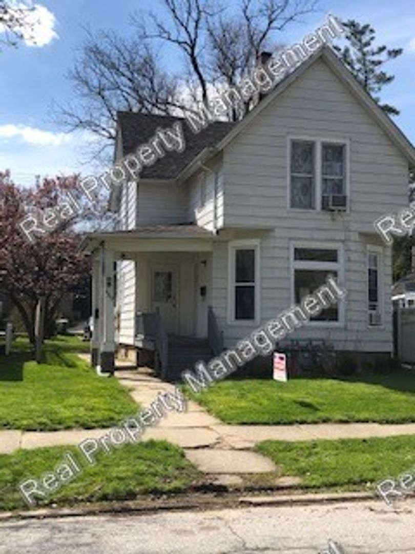 One Bedroom Main Floor Apartment 