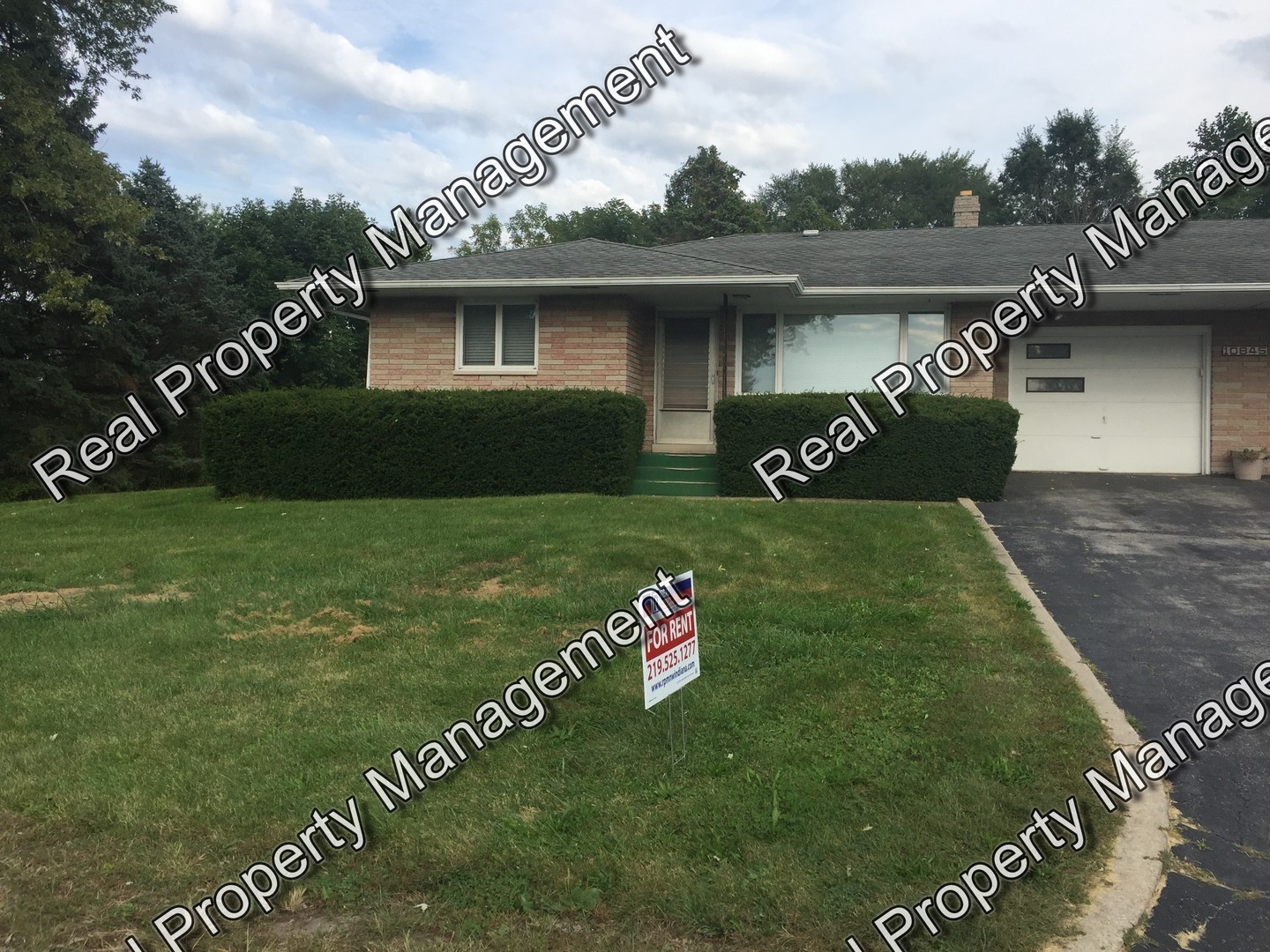 St. John House: 10845 Forestdale