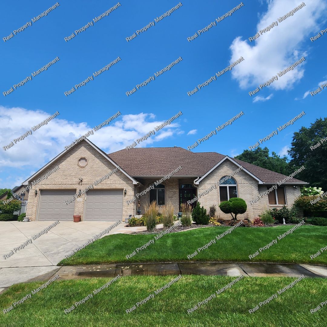 Schererville House: 103 Corbin Ct