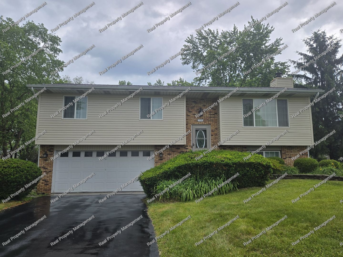Crown Point House: 3788 Kingsway Drive