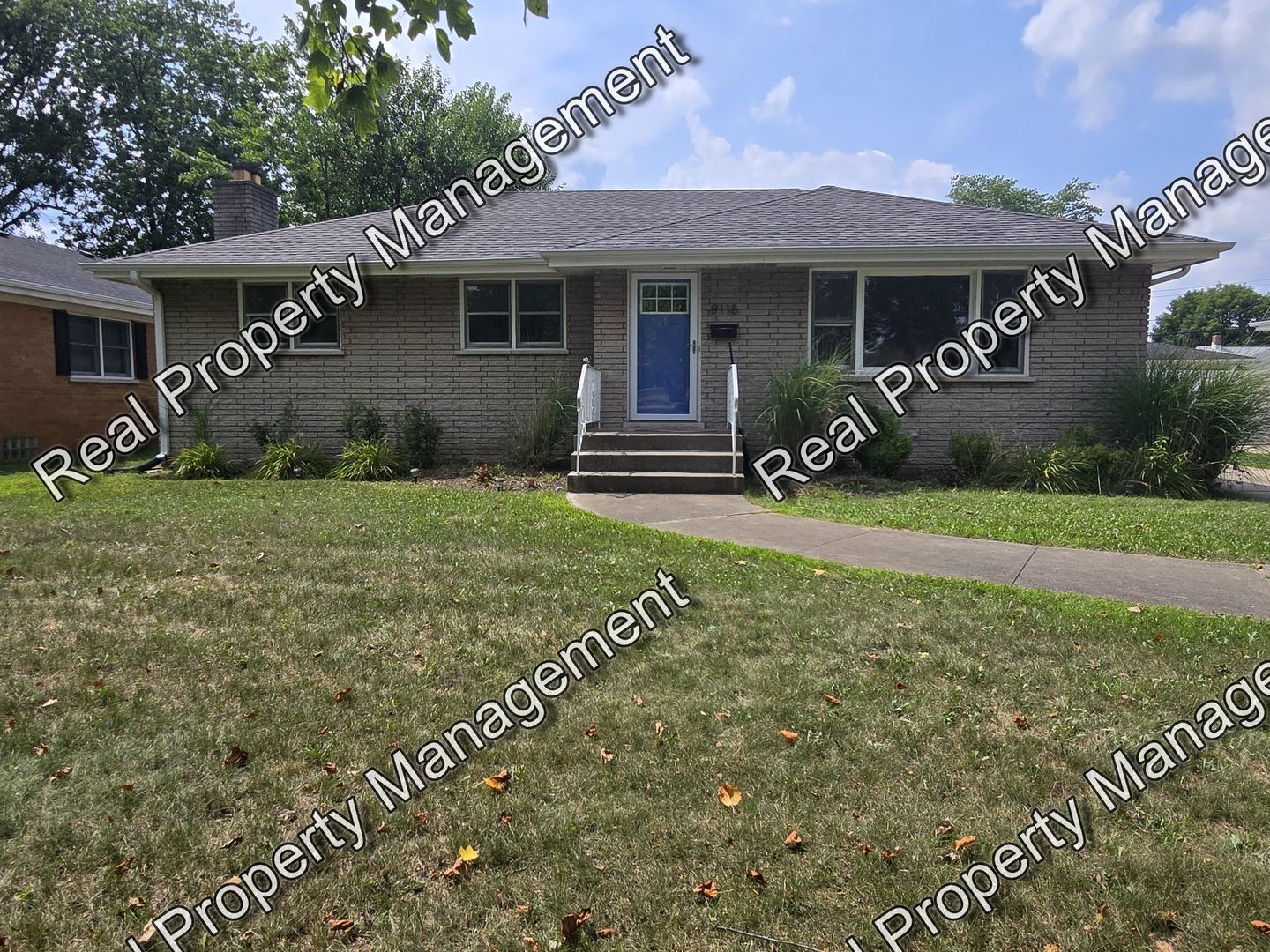 Munster House: 8118 Monroe Ave