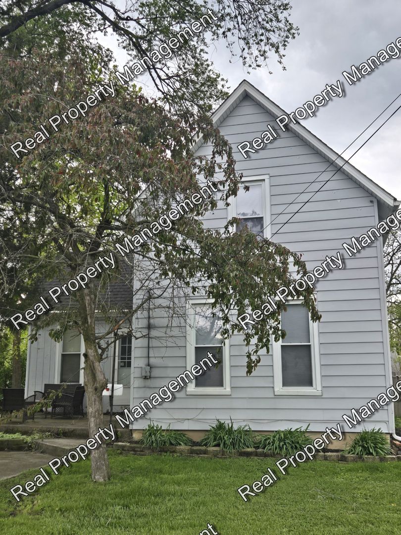 Crown Point House: 401 N. Grant St.