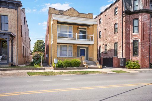 Downtown Living Near Riverfront & Dining – photo 1