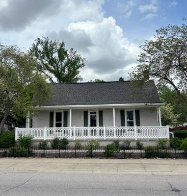 Cottage Charm in Downtown Newburgh - One Block from the River!