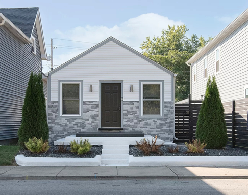 2-Bedroom Home with Extra Garage Space – photo 1
