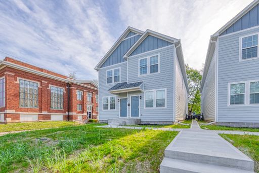 Modern 4-Unit Property – photo 1