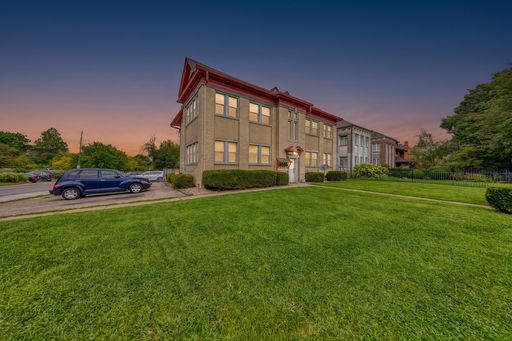 2 bedroom Apartment Fall Creek – photo 1