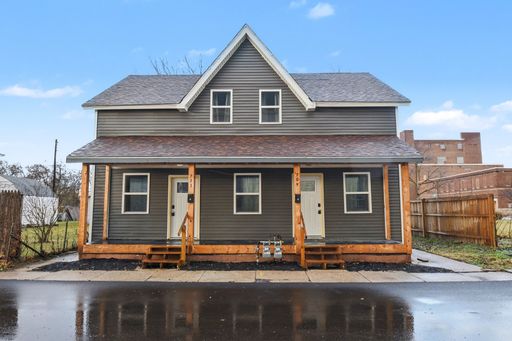 Move-In Ready! Stylishly Remodeled 3BR Fully Furnished Duplex in South Bend – photo 1