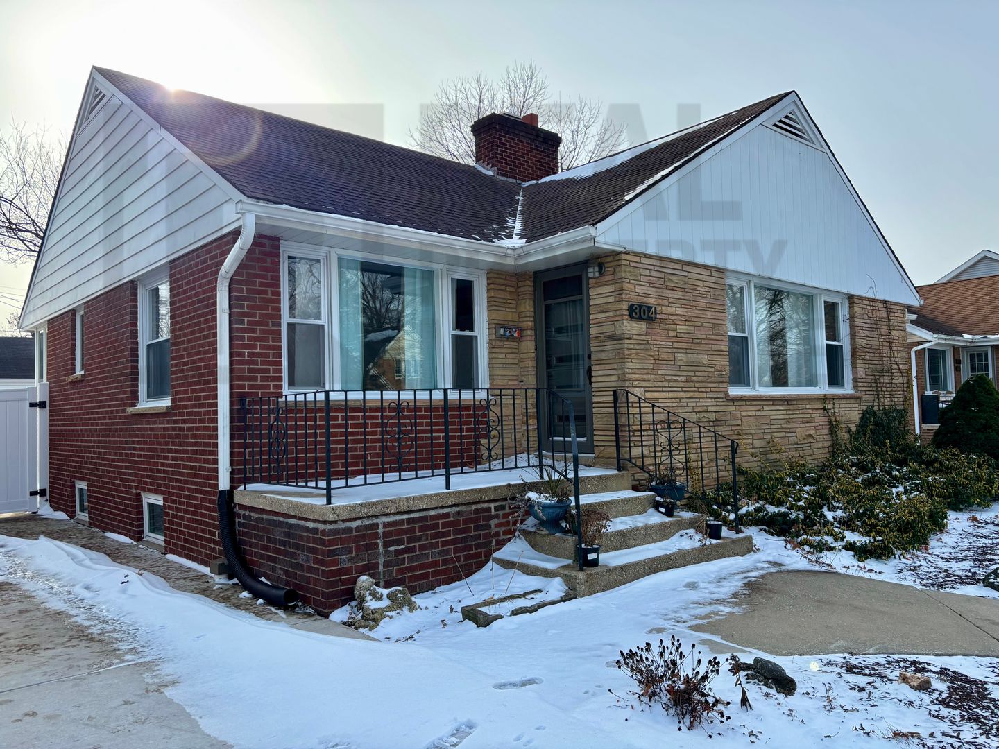 Munster House: 304 Beverly Place