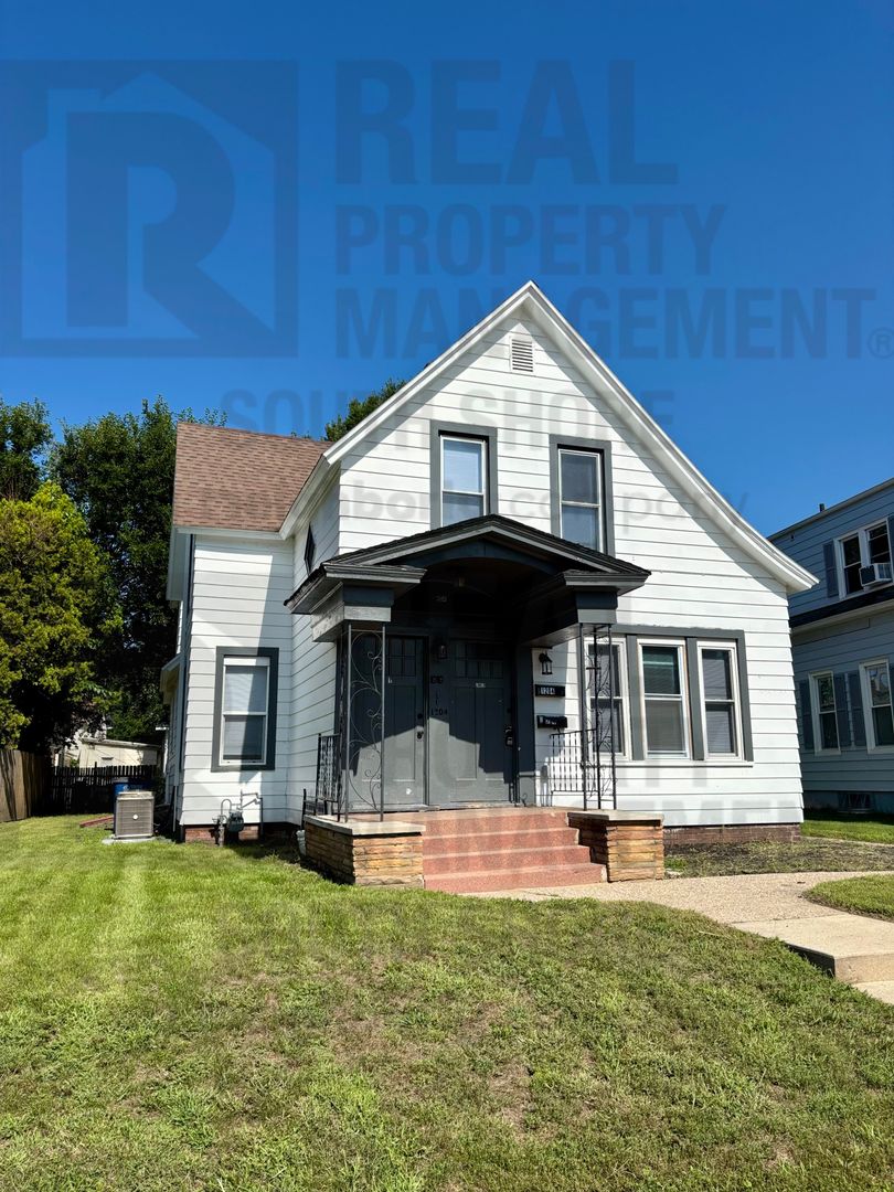 Michigan City Apartment: 1204 Manhattan St.