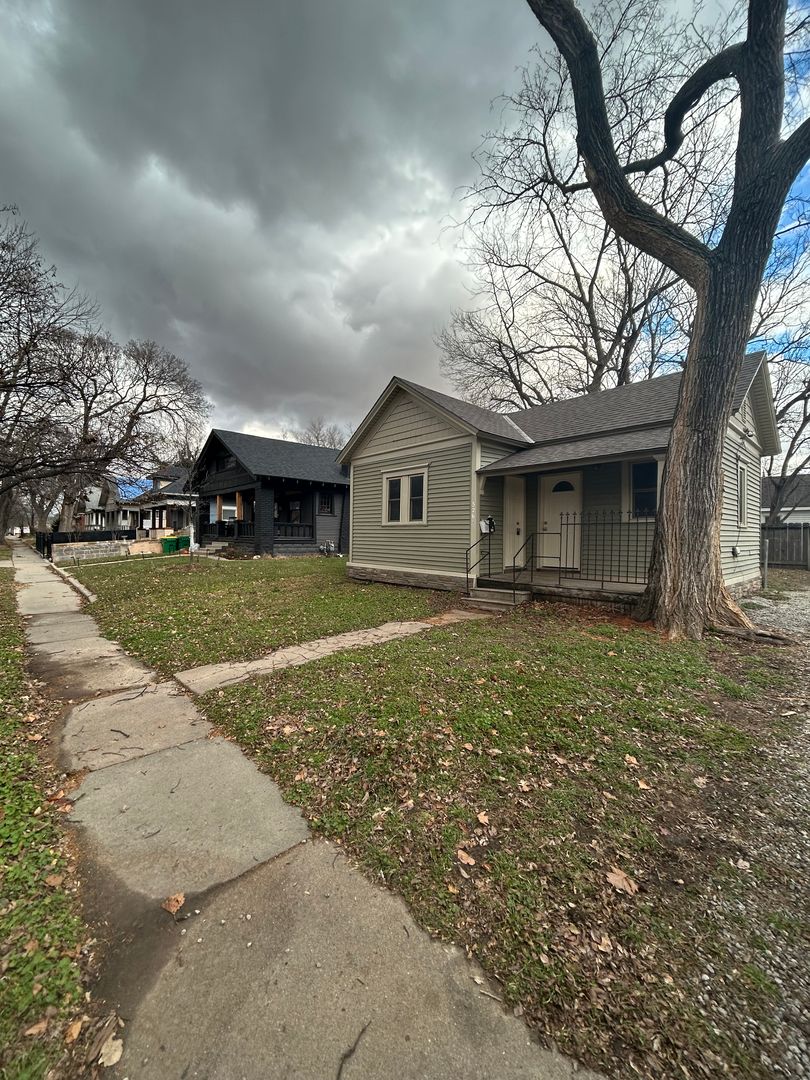 Wichita House: 326 Volutsia Ave