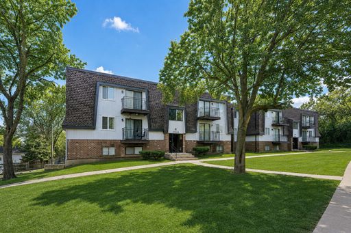 Recently Renovated, Large, Pet-friendly 1 Bedroom 1 Bath Apartment in Stonybrook Apartments! Deposit Free Living Available via Obligo!! – photo 1