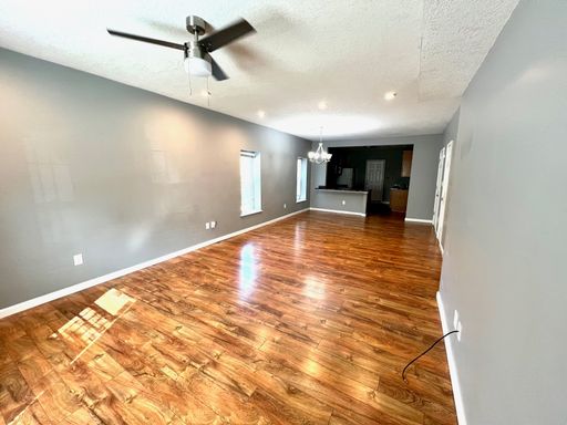Recently Renovated, Spacious 4 Bedroom 1.5 Bath Townhouse!! – photo 1