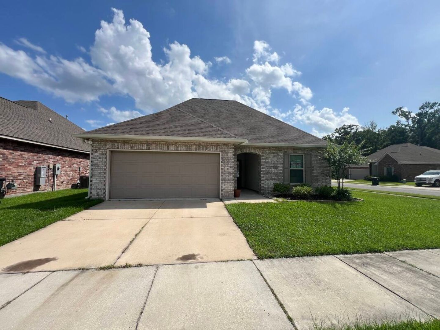 Baton Rouge House: 7108 Kenilworth Crossing Ave
