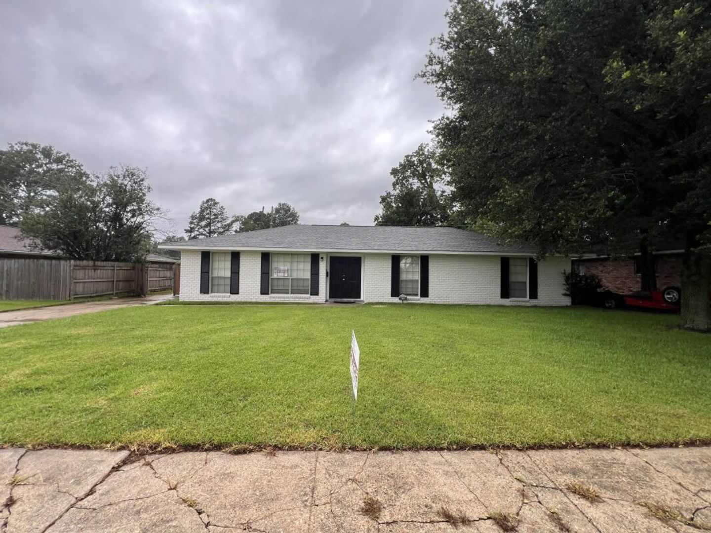Baton Rouge House: 464 Wilton Dr