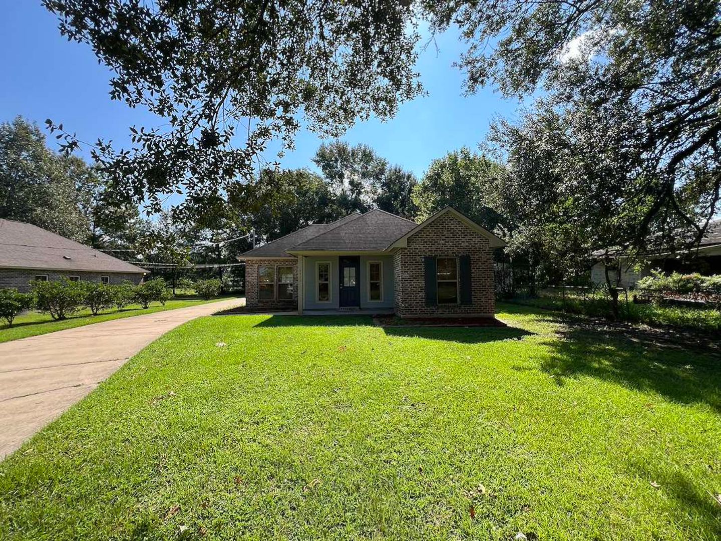 Zachary House: 4836 Rollins Rd.