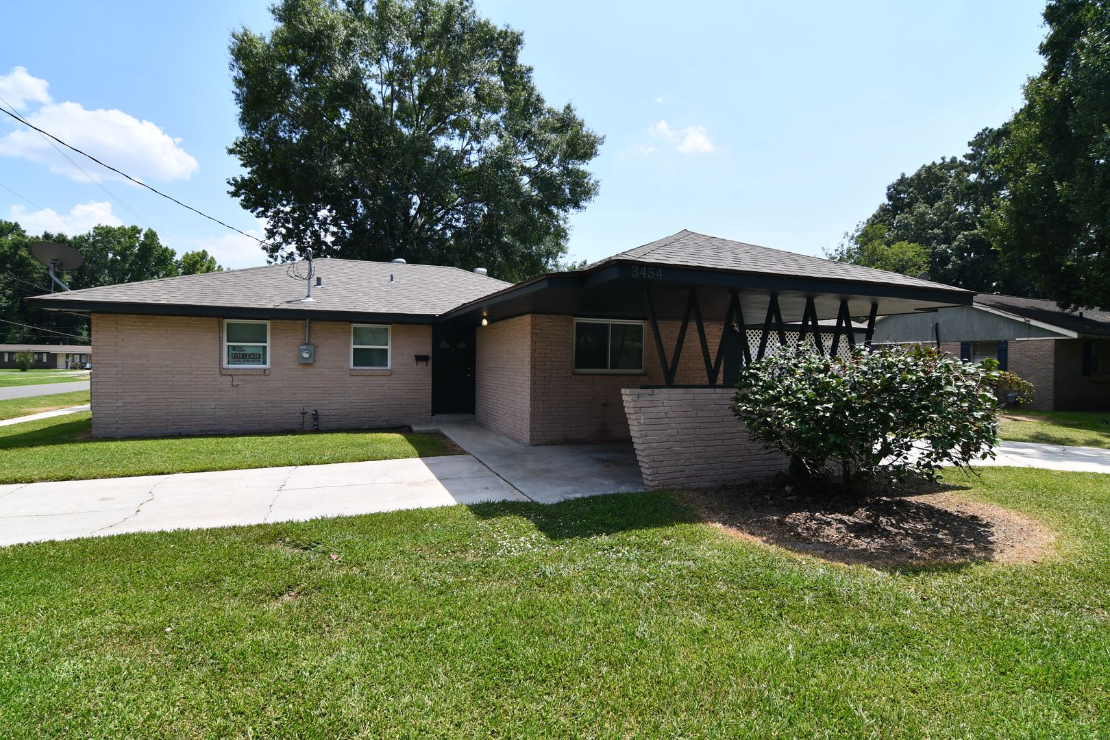 Baker House: 3454 Harrison St