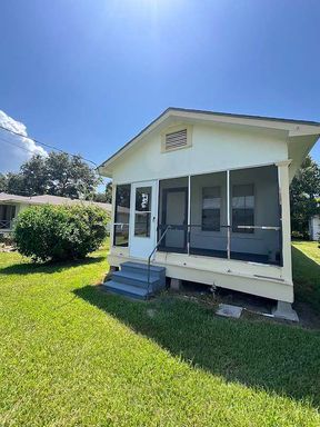 Freshly Updated 2BR Home | Screened Porch | Lawn Care Included | – photo 1