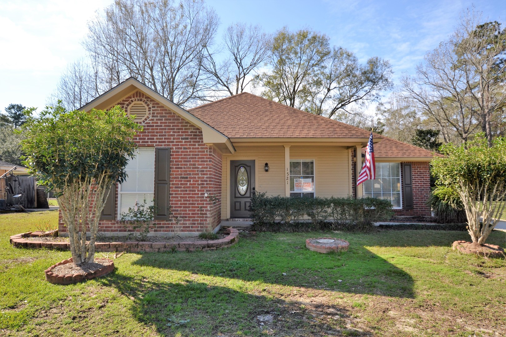 Denham Springs House: 1521 Brookfield Dr